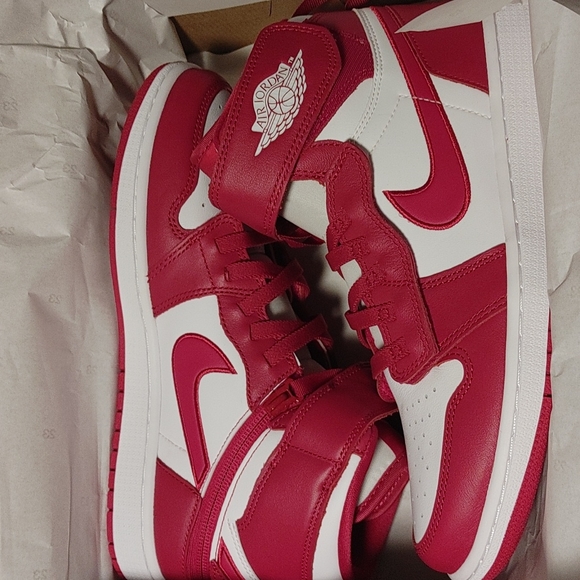 COPY - Air Jordan 1 red and white, men sz 9 women's 10.5 gently used - Picture 2 of 6